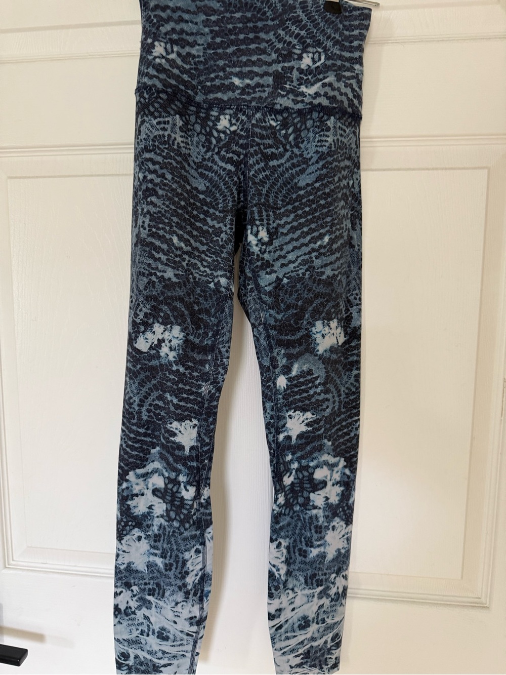 lululemon athletica Blue Tie-Dye Print Leggings